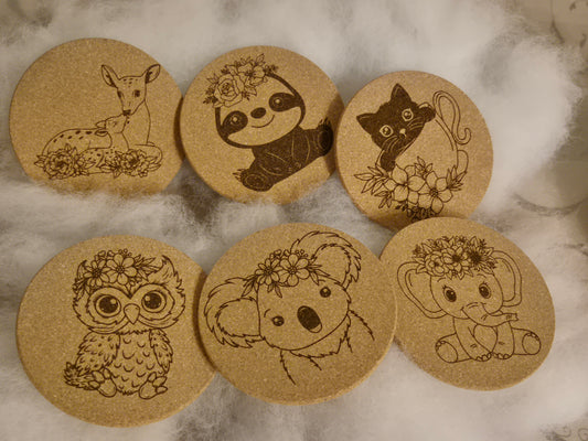 6er Set Kork Untersetzer mit süßem Tiermotiv | Ideales Geschenk für Familien und Kinder inklusive Ständer