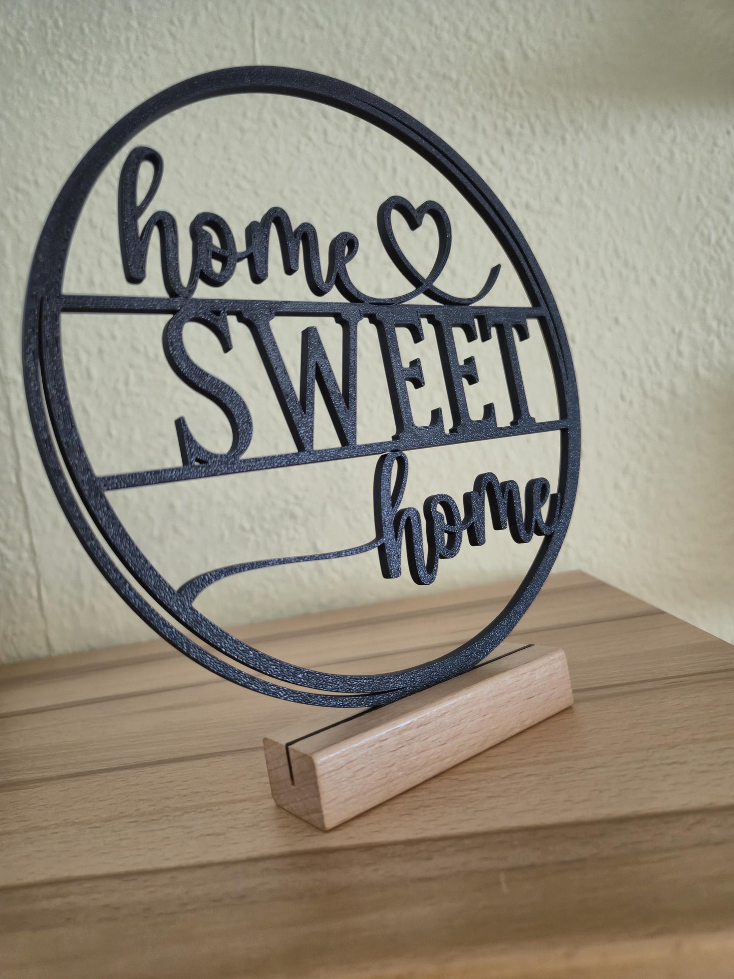 Home Sweet Home Aufsteller – Moderner Dekoring aus PLA auf Holzsockel – Geschenk zum Einzug, Hochzeit & Richtfest  Minimalistische Tischdeko
